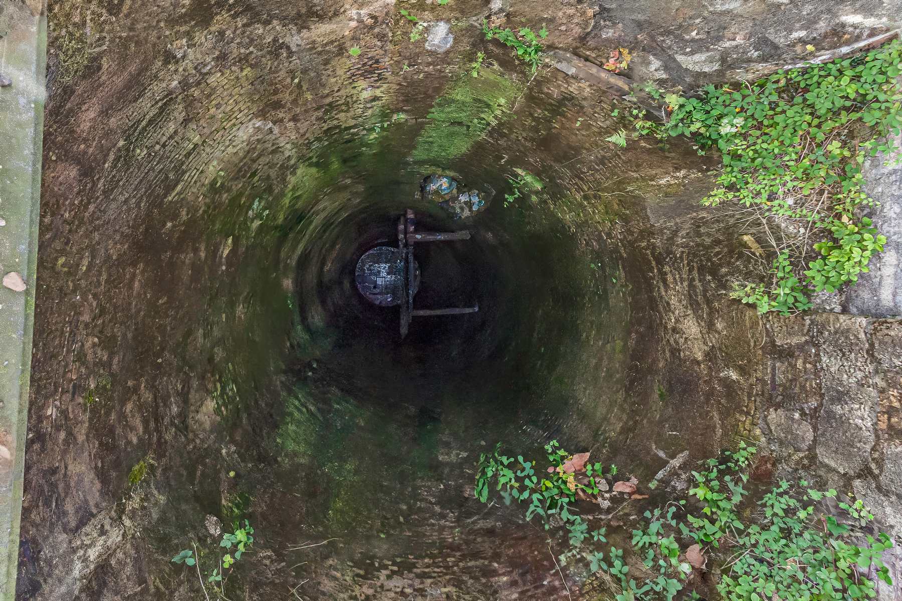 Marriotts Shaft 16ft diameter x 310 fathoms Sept 2014